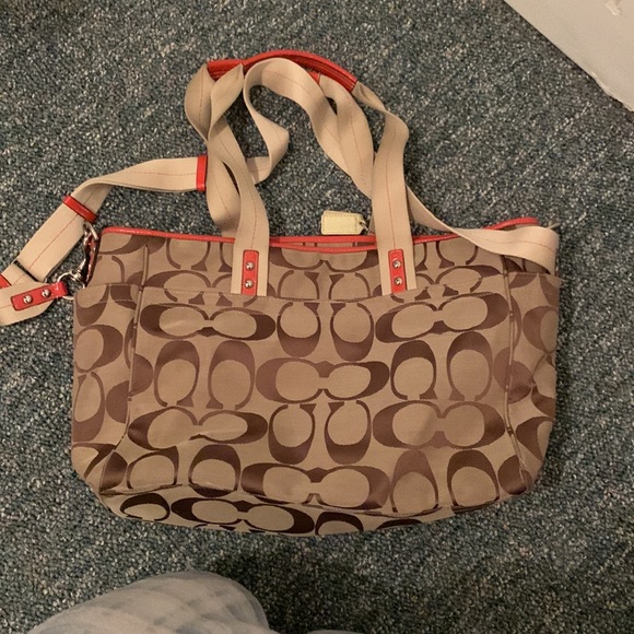 Coach purse with cross body handle - Picture 2 of 7